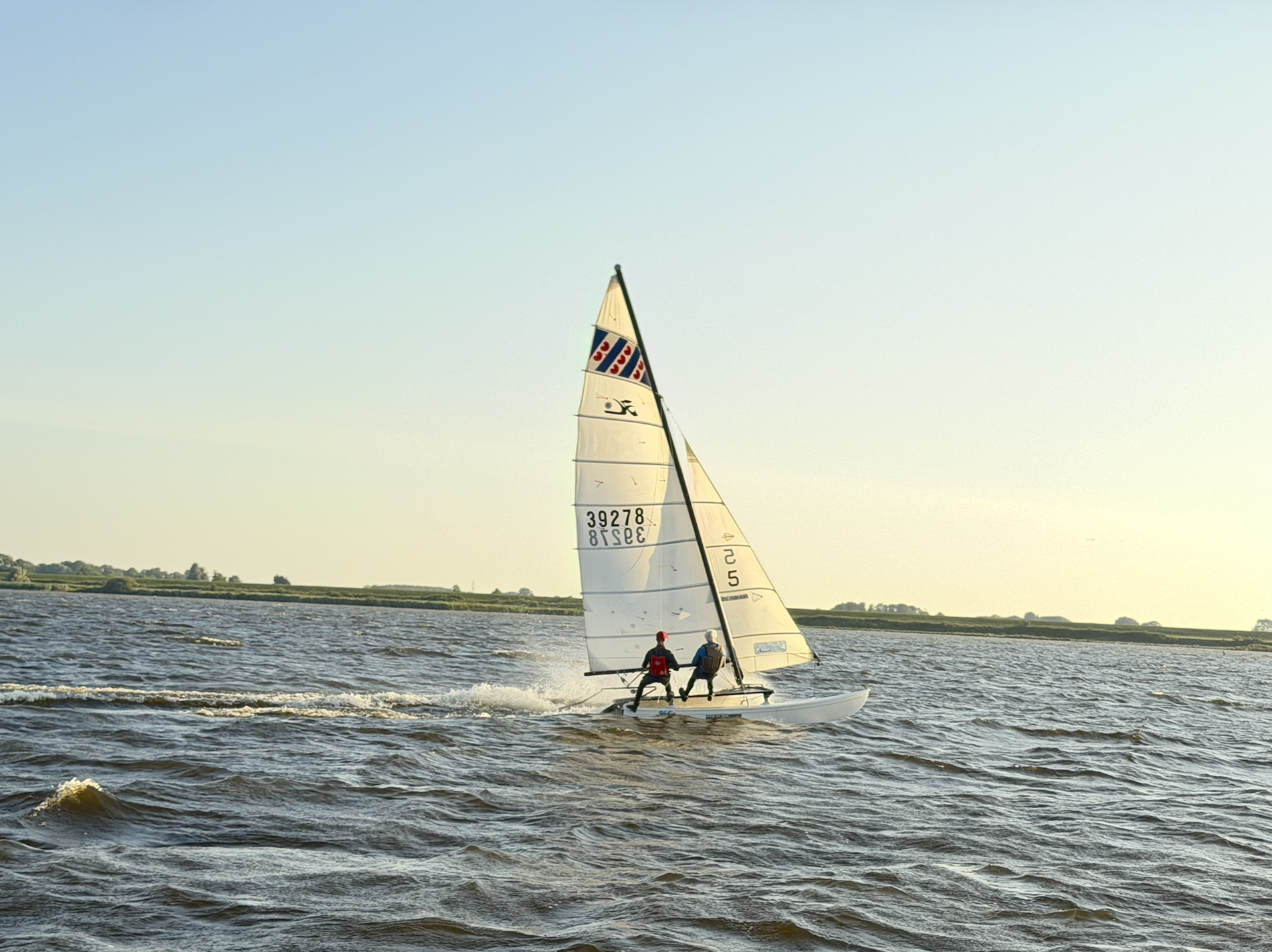 Omaho ontvangt KNRM Lauwersoog voor een leerzame en gezellige avond